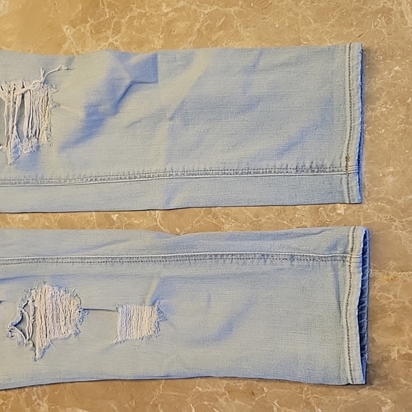 Express Distressed Relaxed Fit Girlfriend Jean, Sz 4 - Picture 5 of 16